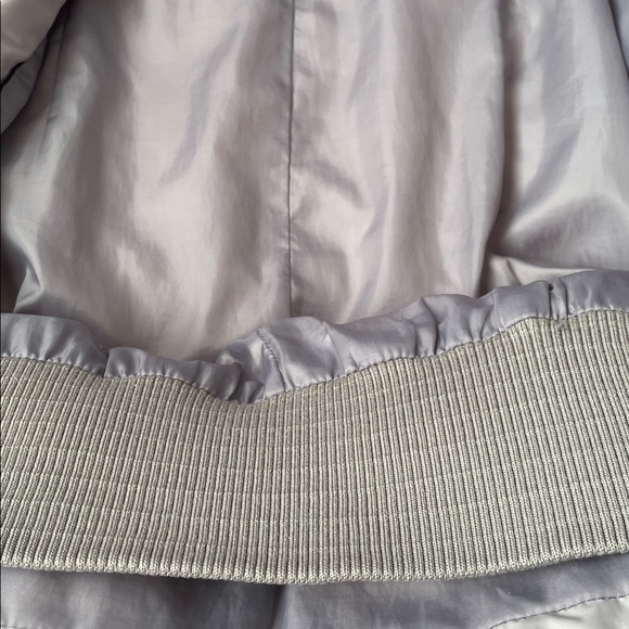 Tahari Light Gray Puffer Jacket.  Size Medium. - Picture 6 of 7